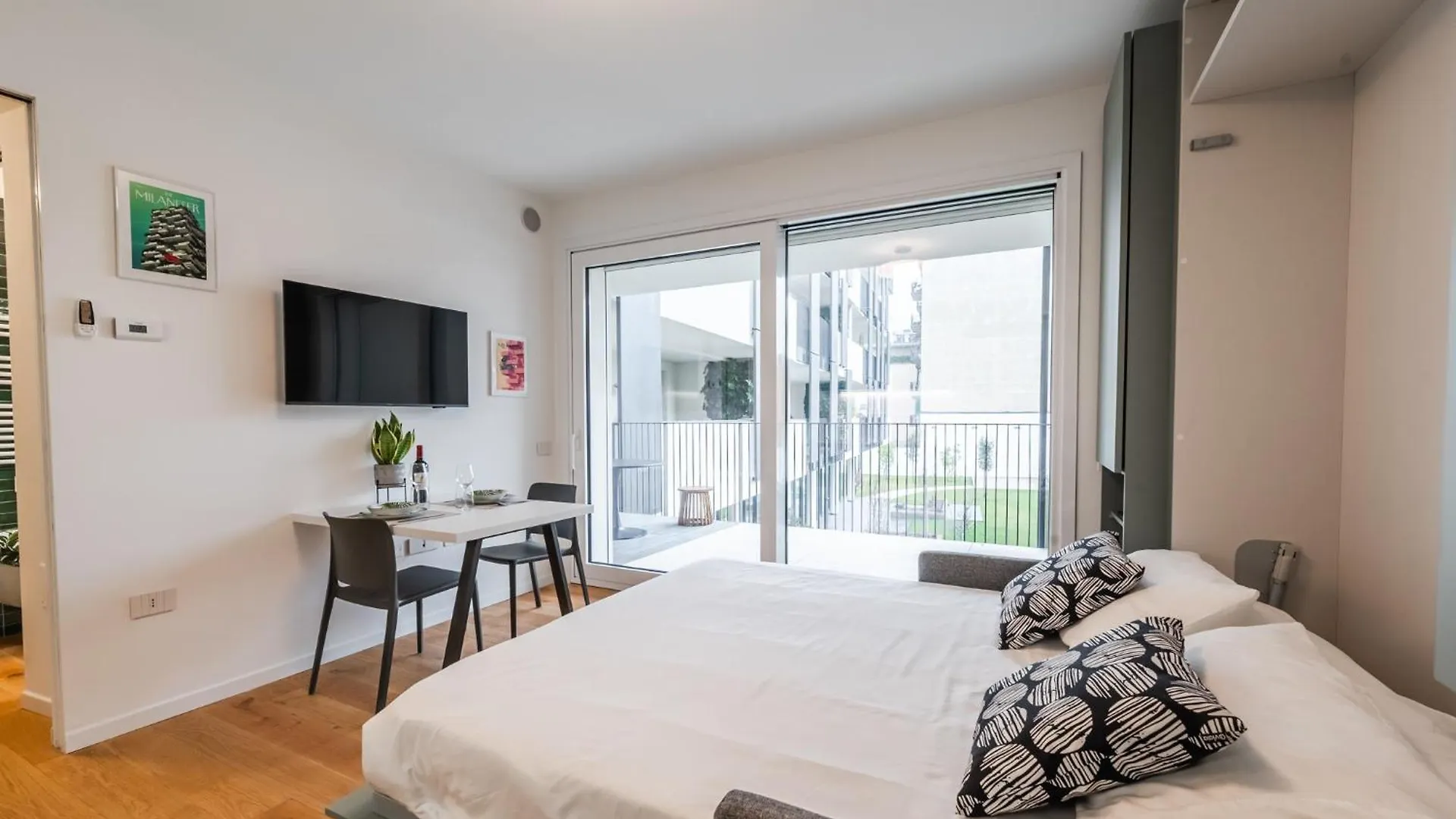 Apartment Navigli Cozy Design Studio With Balcony Milan