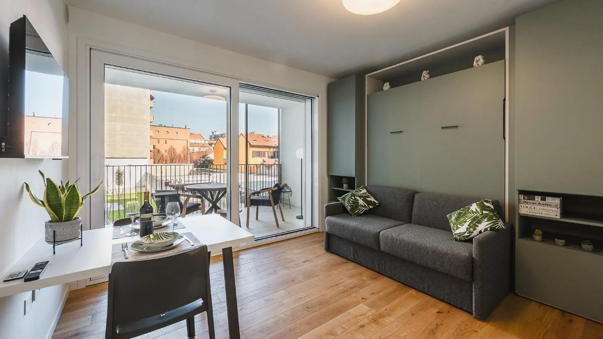 Navigli Cozy Design Studio With Balcony Milan Apartment