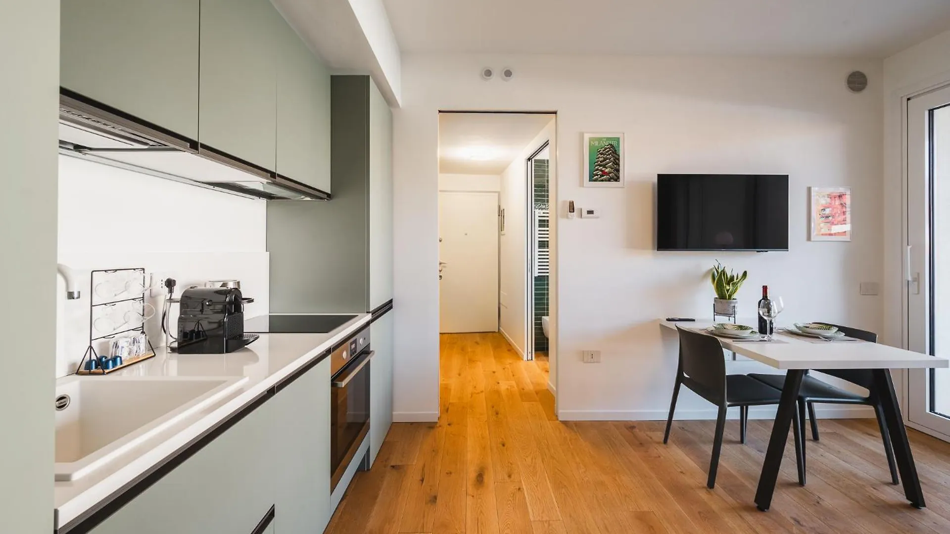 Apartment Navigli Cozy Design Studio With Balcony Milan